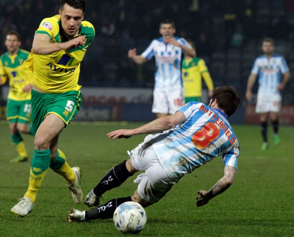 nhan-dinh-soi-keo-norwich-vs-huddersfield-luc-1h45-ngay-17-8-2022