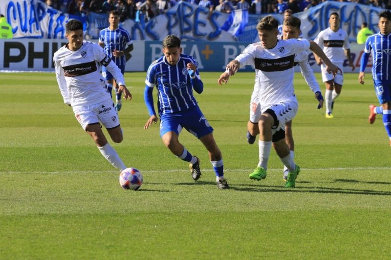 Nhận định soi kèo Platense vs Godoy Cruz lúc 05h15 ngày 19/11/2024